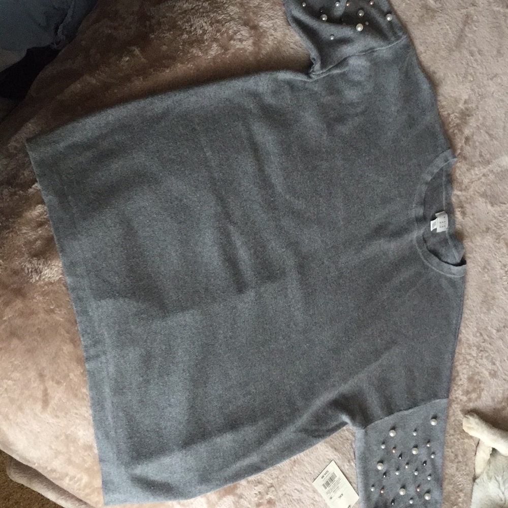 Short sleeve dress sweater w/pearl beads